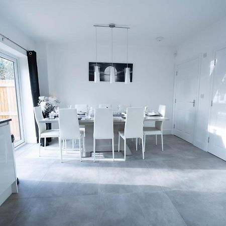 Entire Modern Home With Private Parking For 6/8 Persons Worksop Exteriör bild
