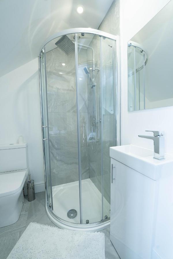 Entire Modern Home With Private Parking For 6/8 Persons Worksop Exteriör bild
