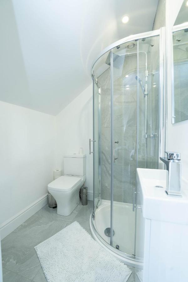 Entire Modern Home With Private Parking For 6/8 Persons Worksop Exteriör bild