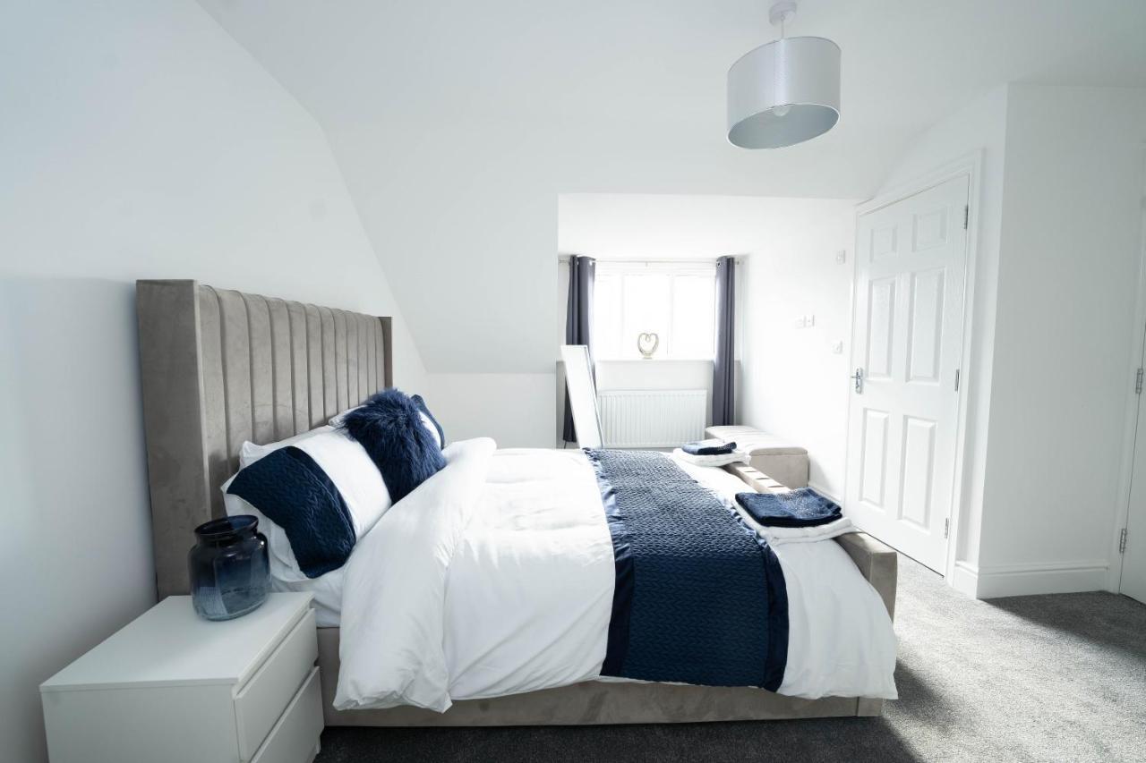 Entire Modern Home With Private Parking For 6/8 Persons Worksop Exteriör bild