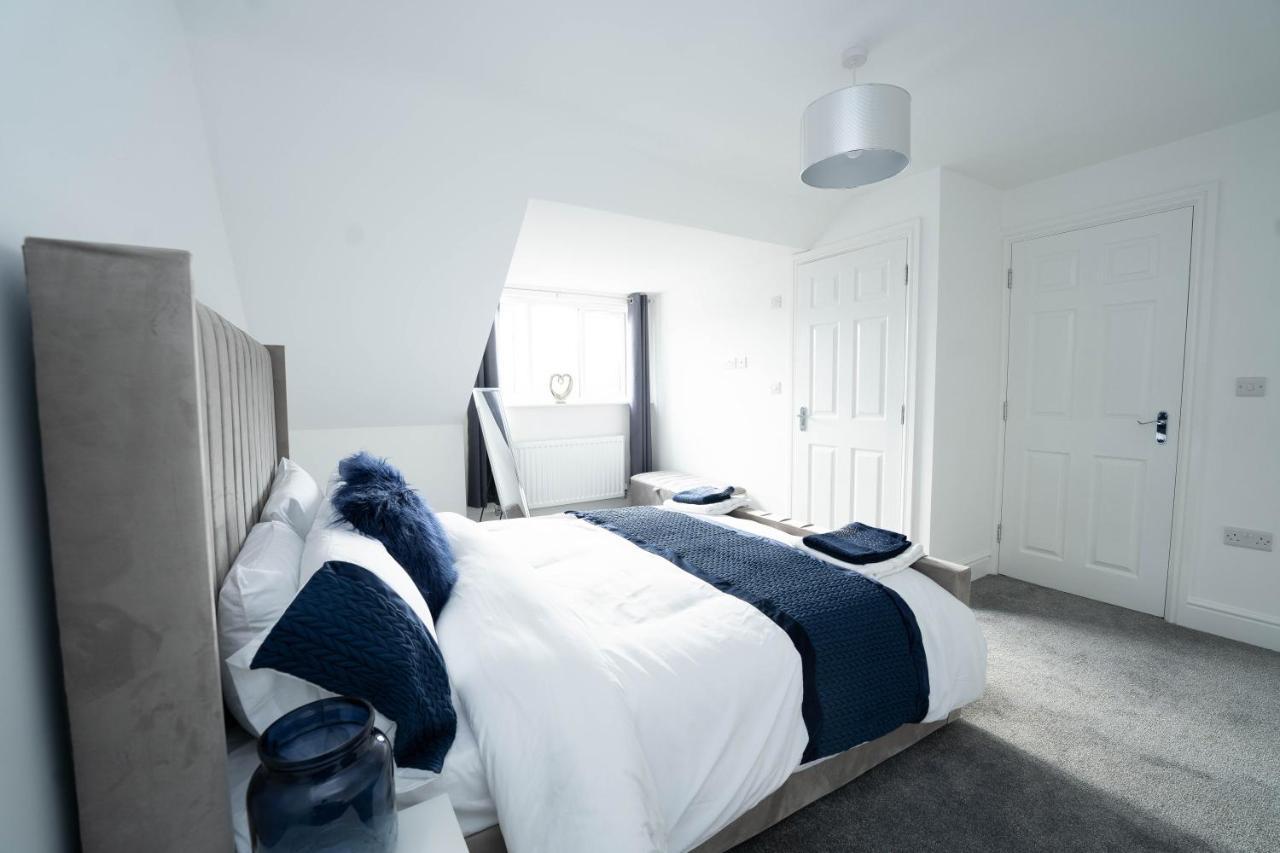 Entire Modern Home With Private Parking For 6/8 Persons Worksop Exteriör bild