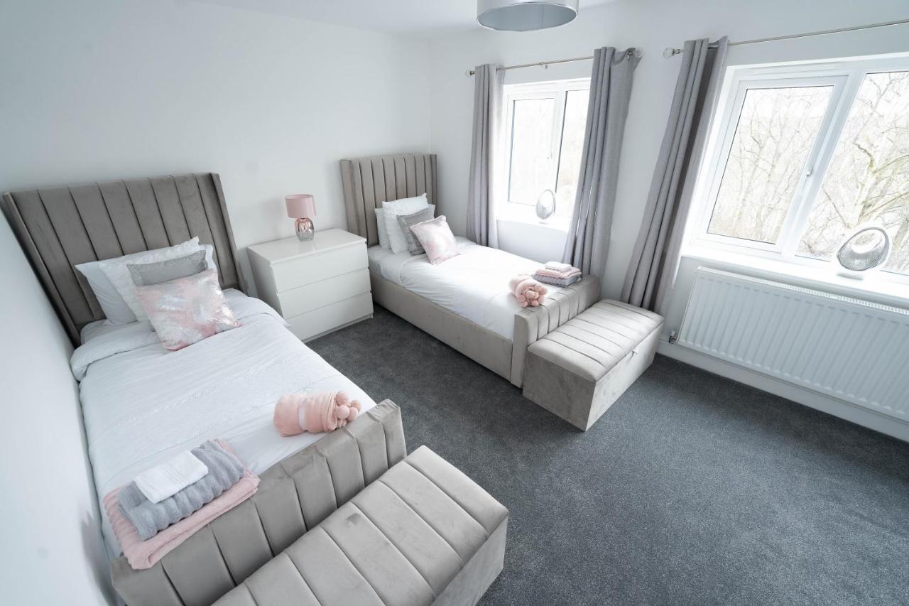 Entire Modern Home With Private Parking For 6/8 Persons Worksop Exteriör bild