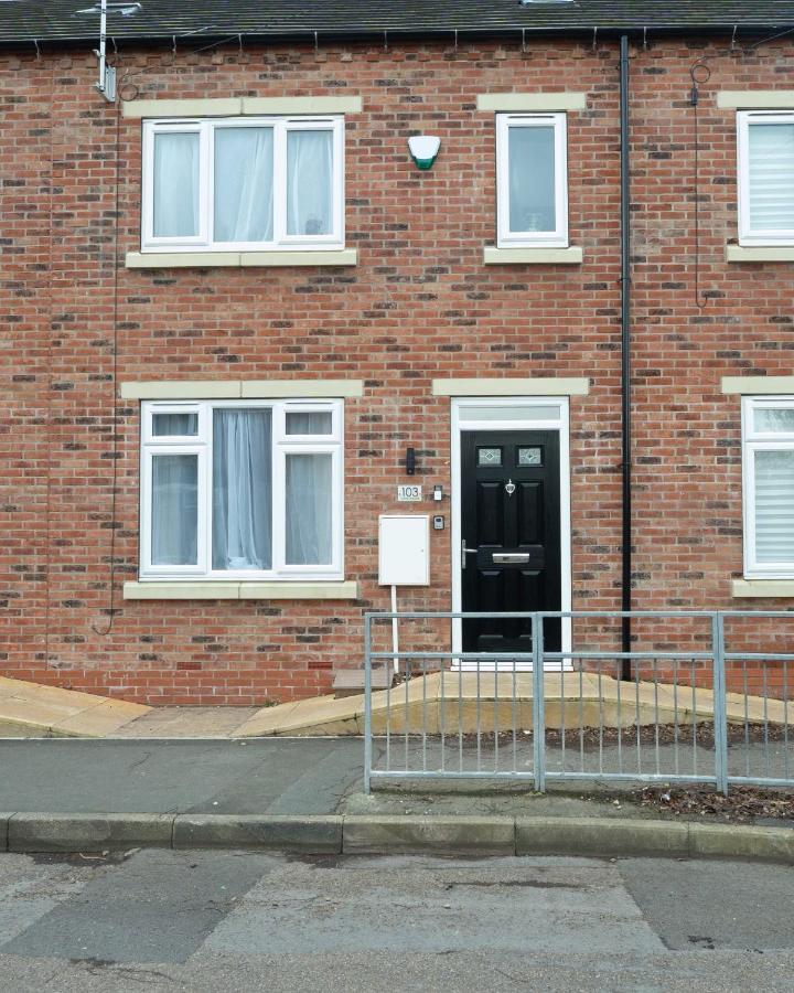 Entire Modern Home With Private Parking For 6/8 Persons Worksop Exteriör bild